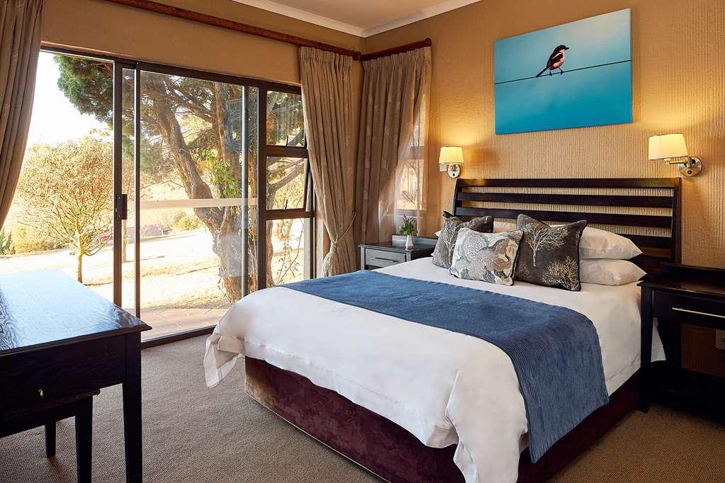 First Group Qwantani Hotel Harrismith Room photo