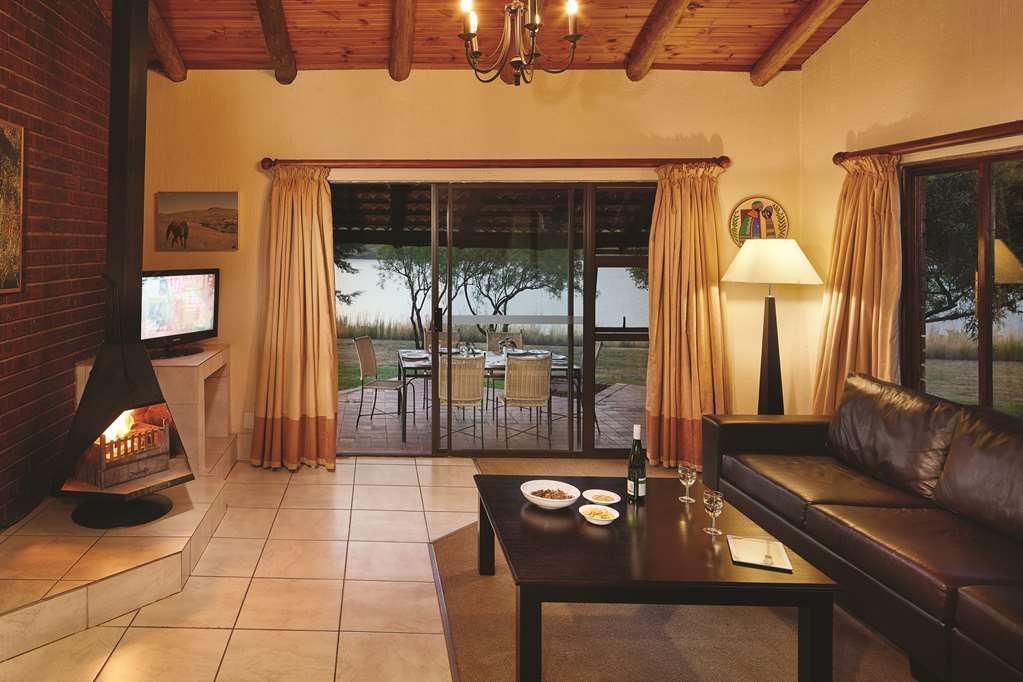 First Group Qwantani Hotel Harrismith Room photo